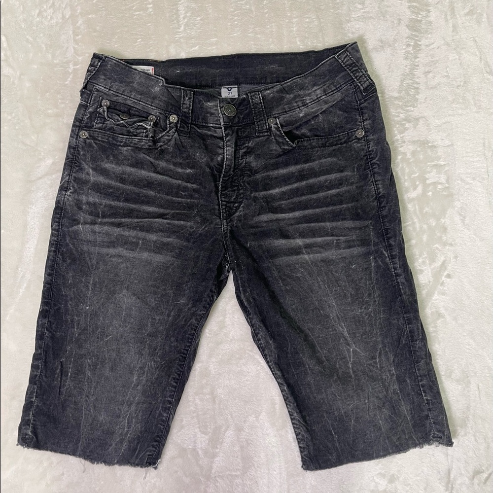 True Religion Men shorts size 31.